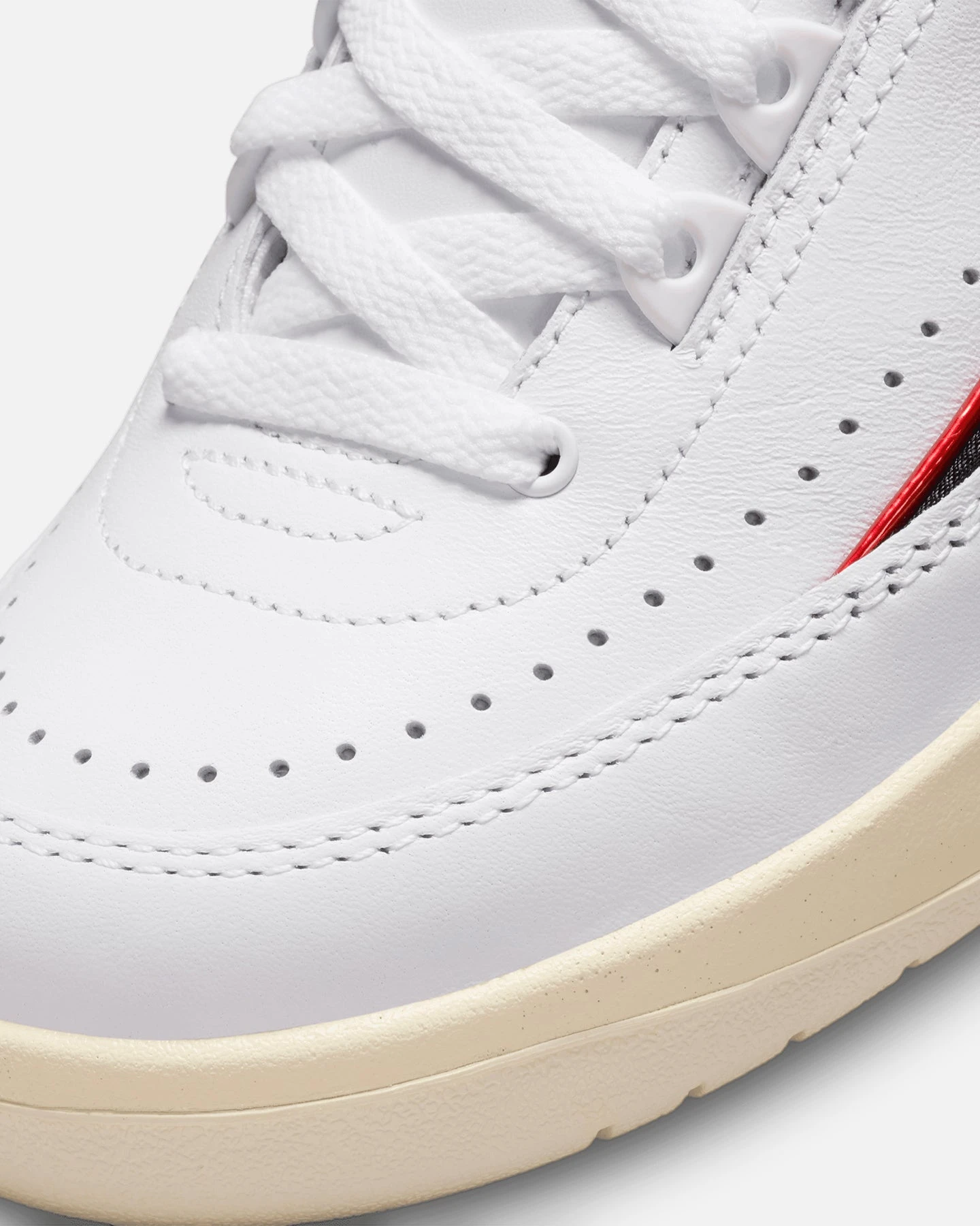 Jordan Women's Air Jordan 2 Retro Low "Chicago" White/University Red 8 Jordan Women's Air Jordan 2 Retro Low "Chicago" White/University Red - Image 6