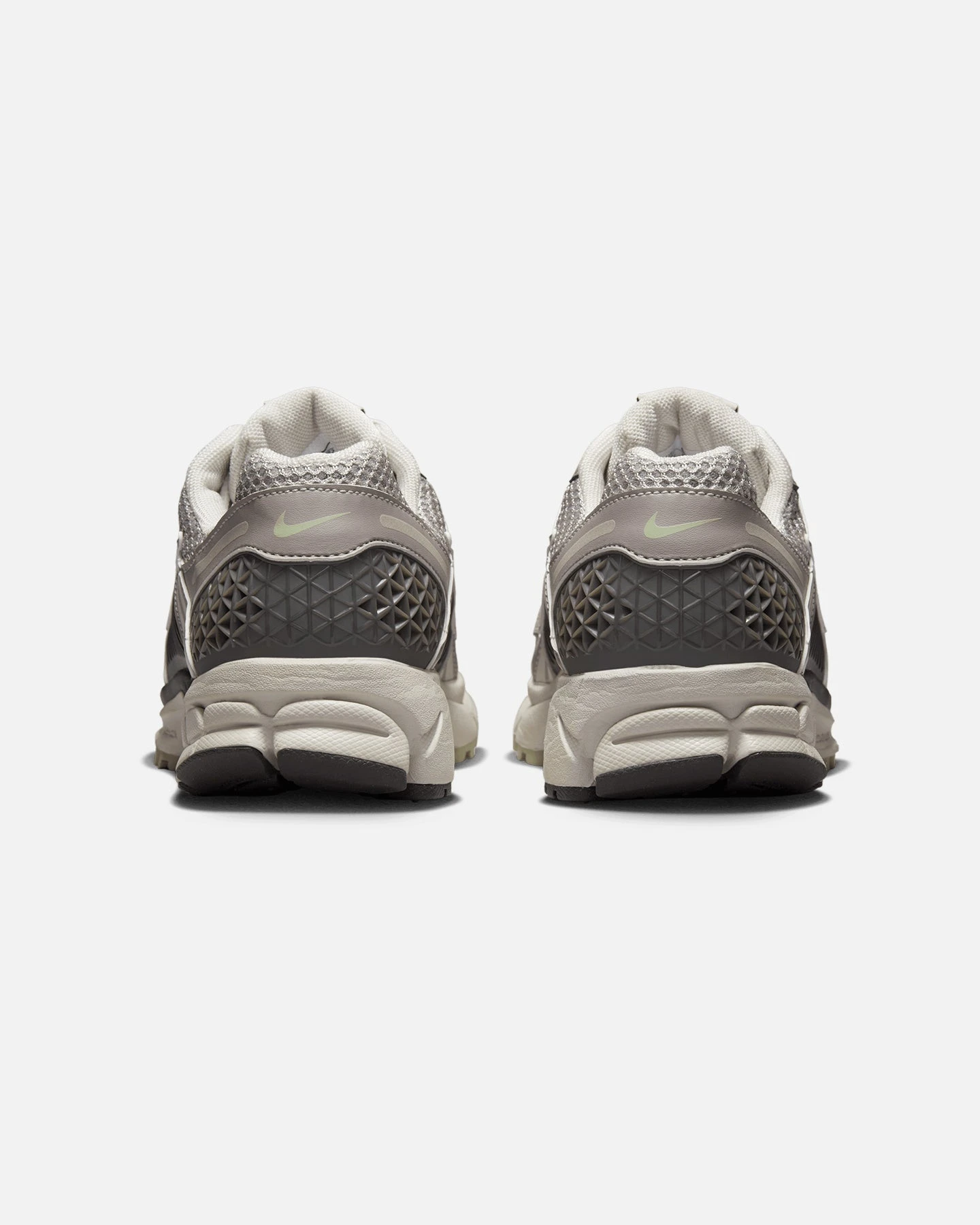 Nike Women's Zoom Vomero 5 "Cobblestone" Cobblestone/Light Bone 5 Nike Women's Zoom Vomero 5 "Cobblestone" Cobblestone/Light Bone - Image 3