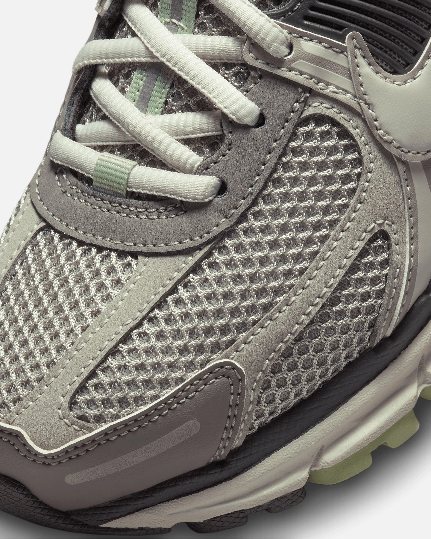 Nike Women's Zoom Vomero 5 "Cobblestone" Cobblestone/Light Bone 8 Nike Women's Zoom Vomero 5 "Cobblestone" Cobblestone/Light Bone - Image 6