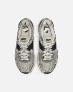 Nike Women's Zoom Vomero 5 "Cobblestone" Cobblestone/Light Bone 19 Nike Women's Zoom Vomero 5 "Cobblestone" Cobblestone/Light Bone -Culture kings 05011236 YE197 default 0070