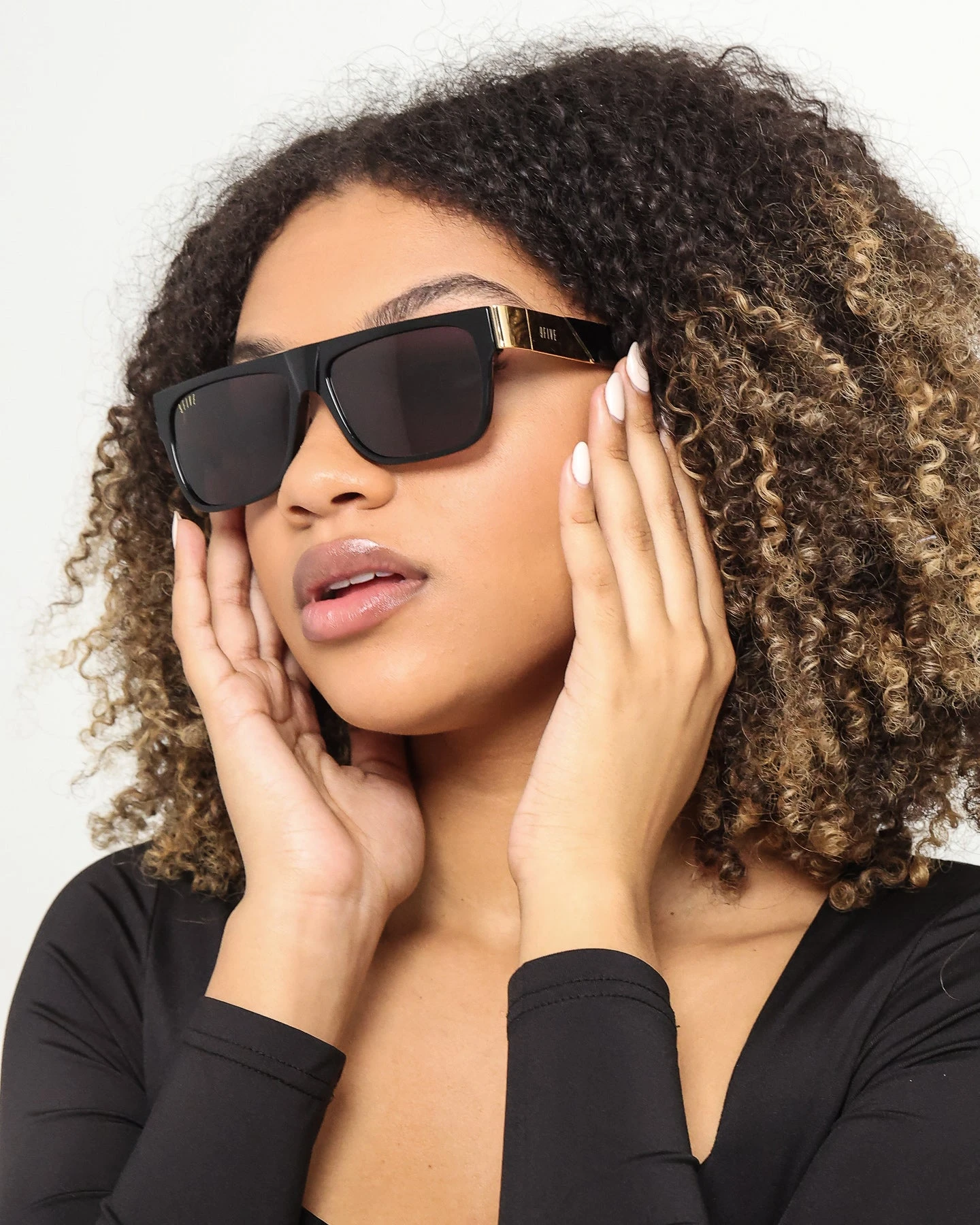 22 Sunglasses Black/gold 3 22 Sunglasses Black/gold