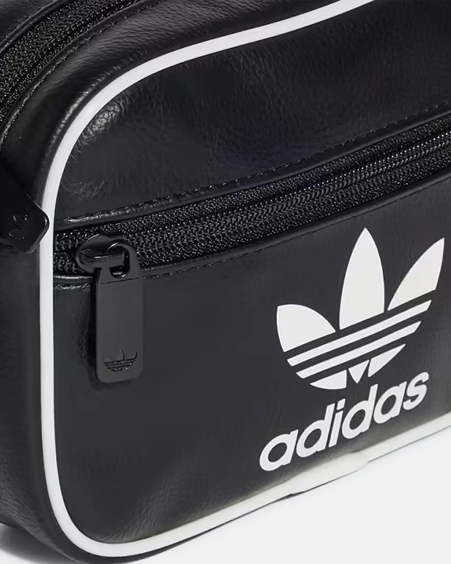 Adidas Adicolor Classic Mini Airliner Bag Black 8 Adidas Adicolor Classic Mini Airliner Bag Black - Image 6
