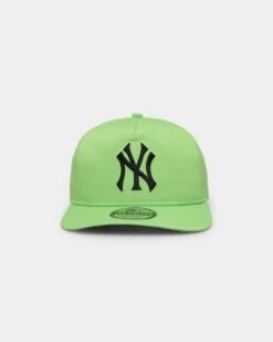 New Era New York Yankees 'Citrus Glow' Prolight Golfer Snapback Neon Green